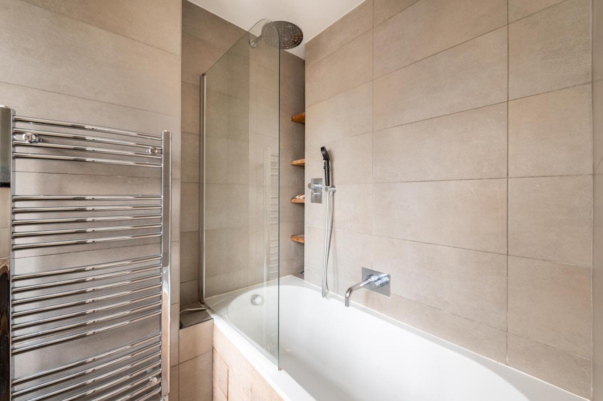 Apartment Stylish 1bd Duplex - Stunning Views Near Louvre *