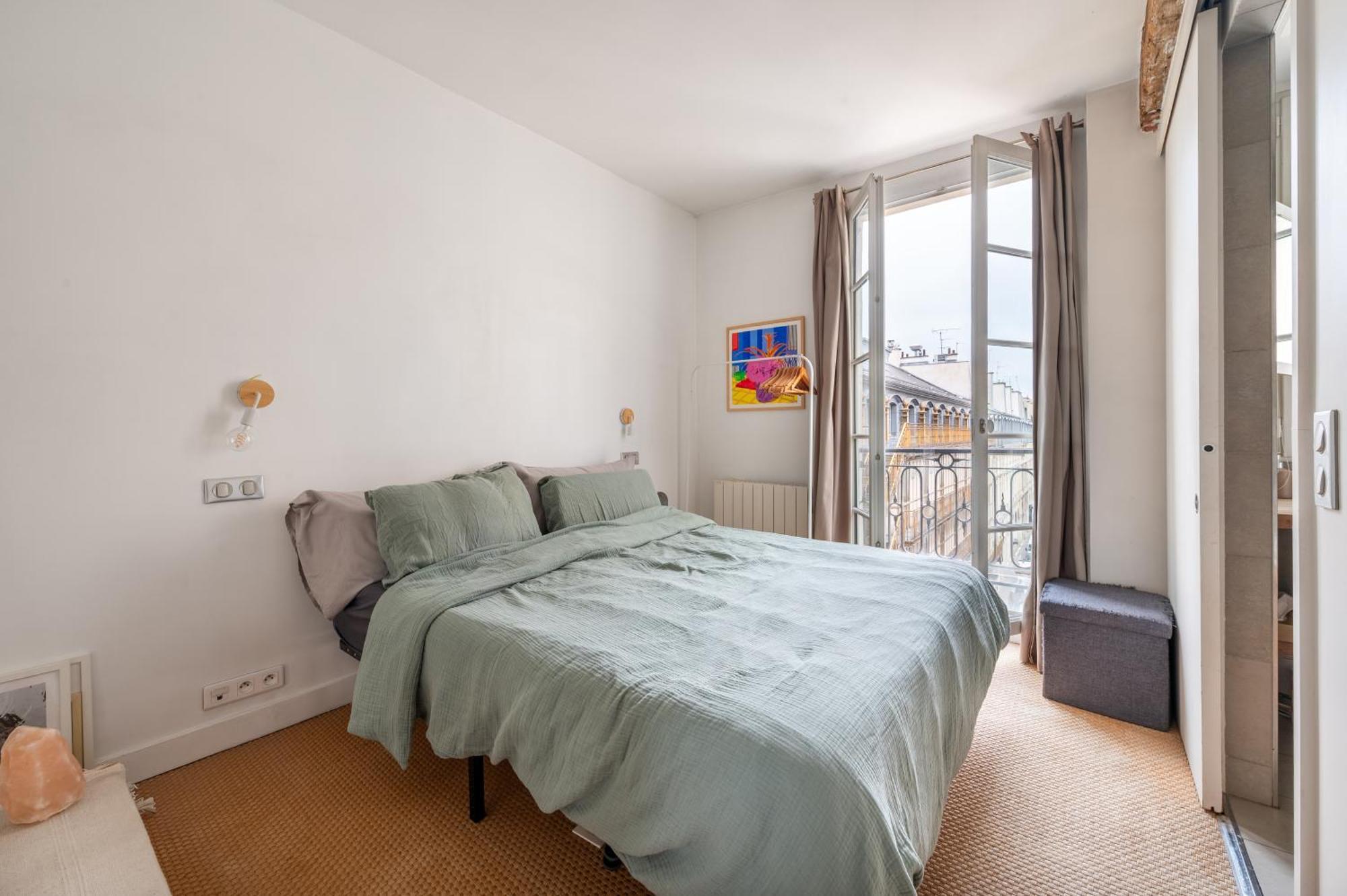 Stylish 1bd Duplex - Stunning Views Near Louvre Paris