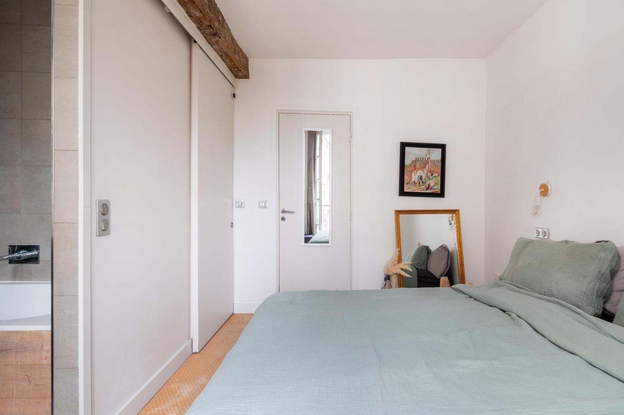 Stylish 1bd Duplex - Stunning Views Near Louvre Paris
