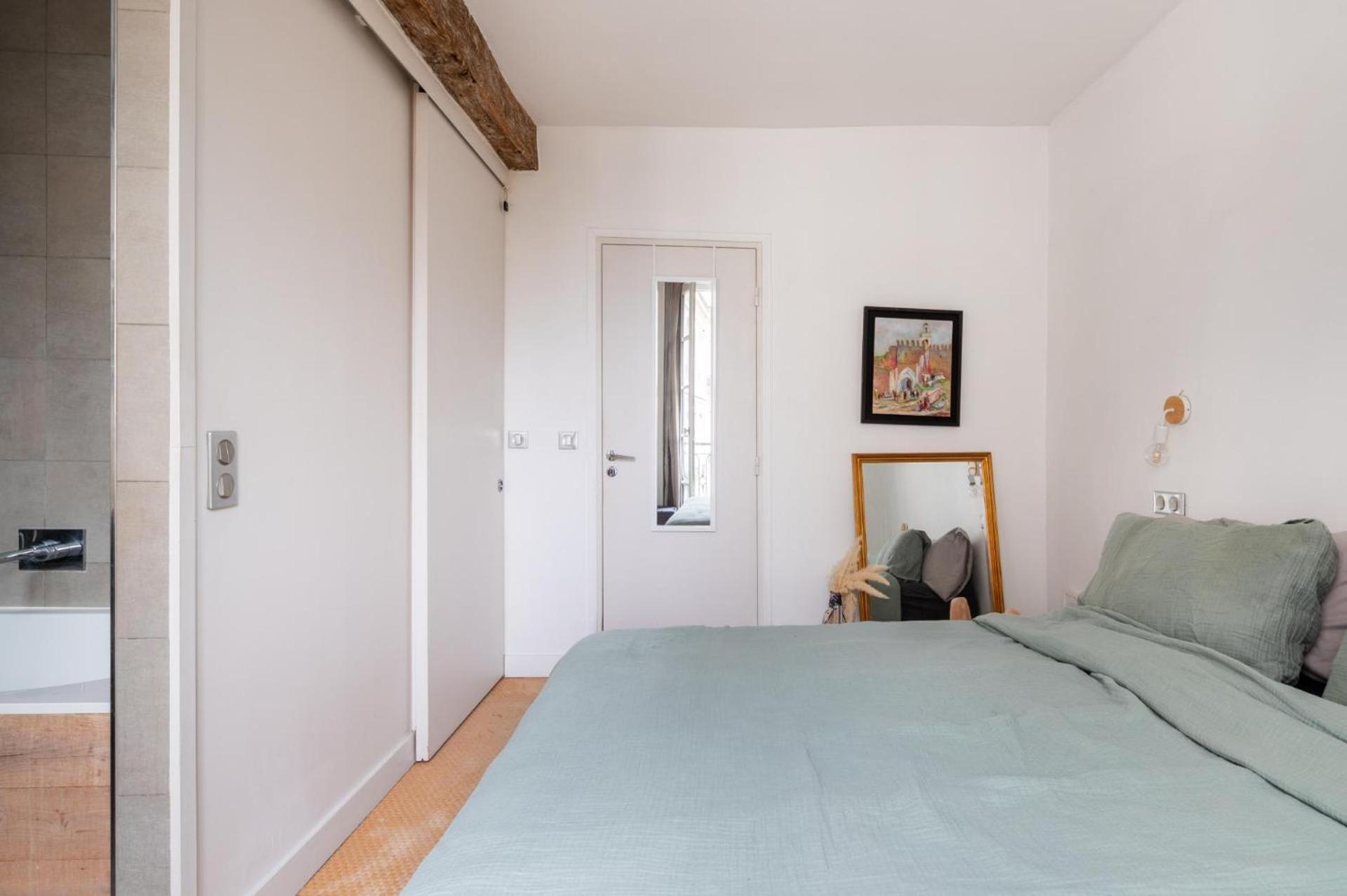 Apartment Stylish 1bd Duplex - Stunning Views Near Louvre *