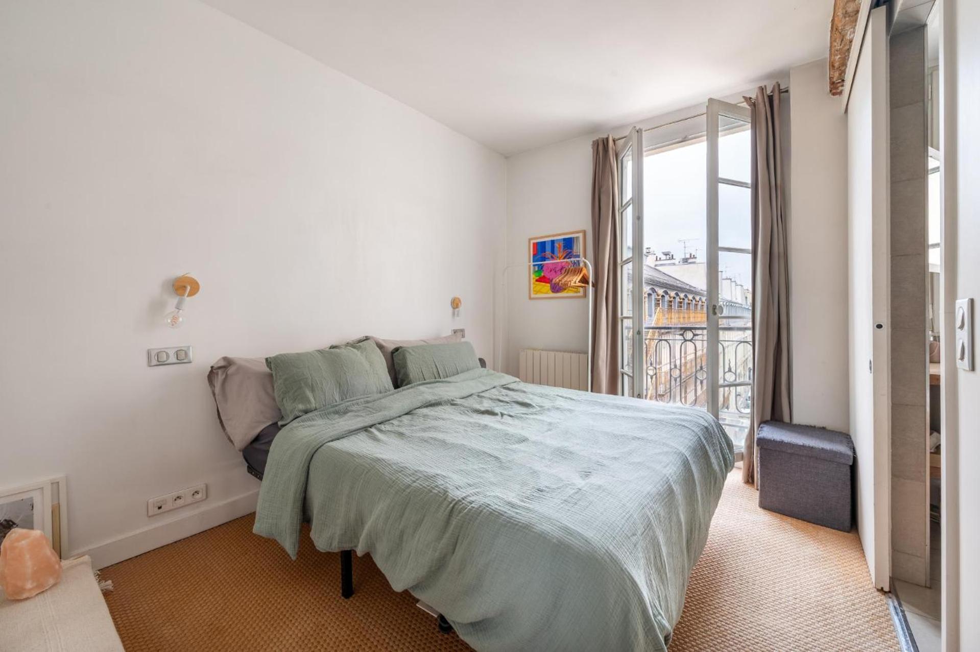 Apartment Stylish 1bd Duplex - Stunning Views Near Louvre Paris