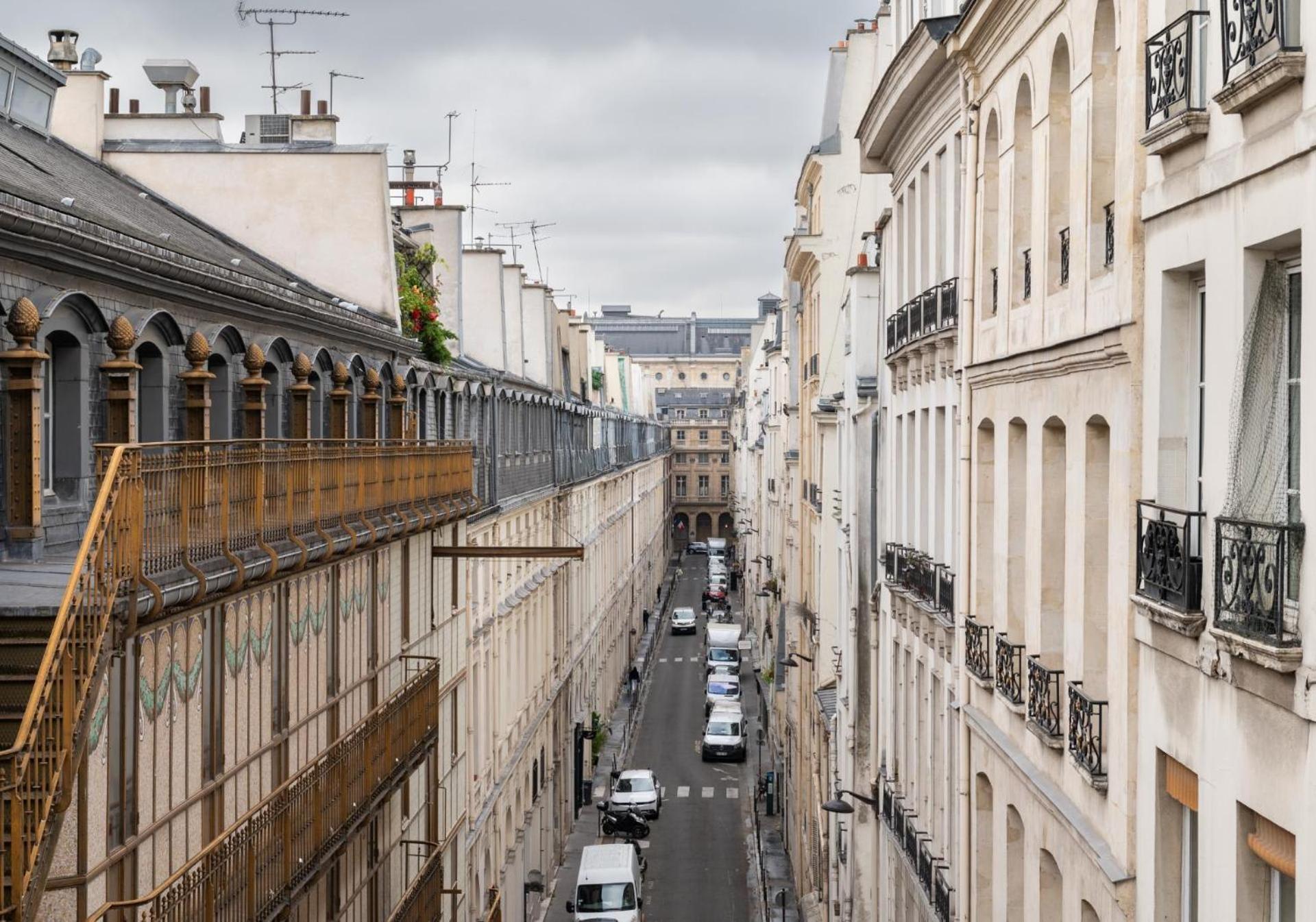 Stylish 1bd Duplex - Stunning Views Near Louvre Paris
