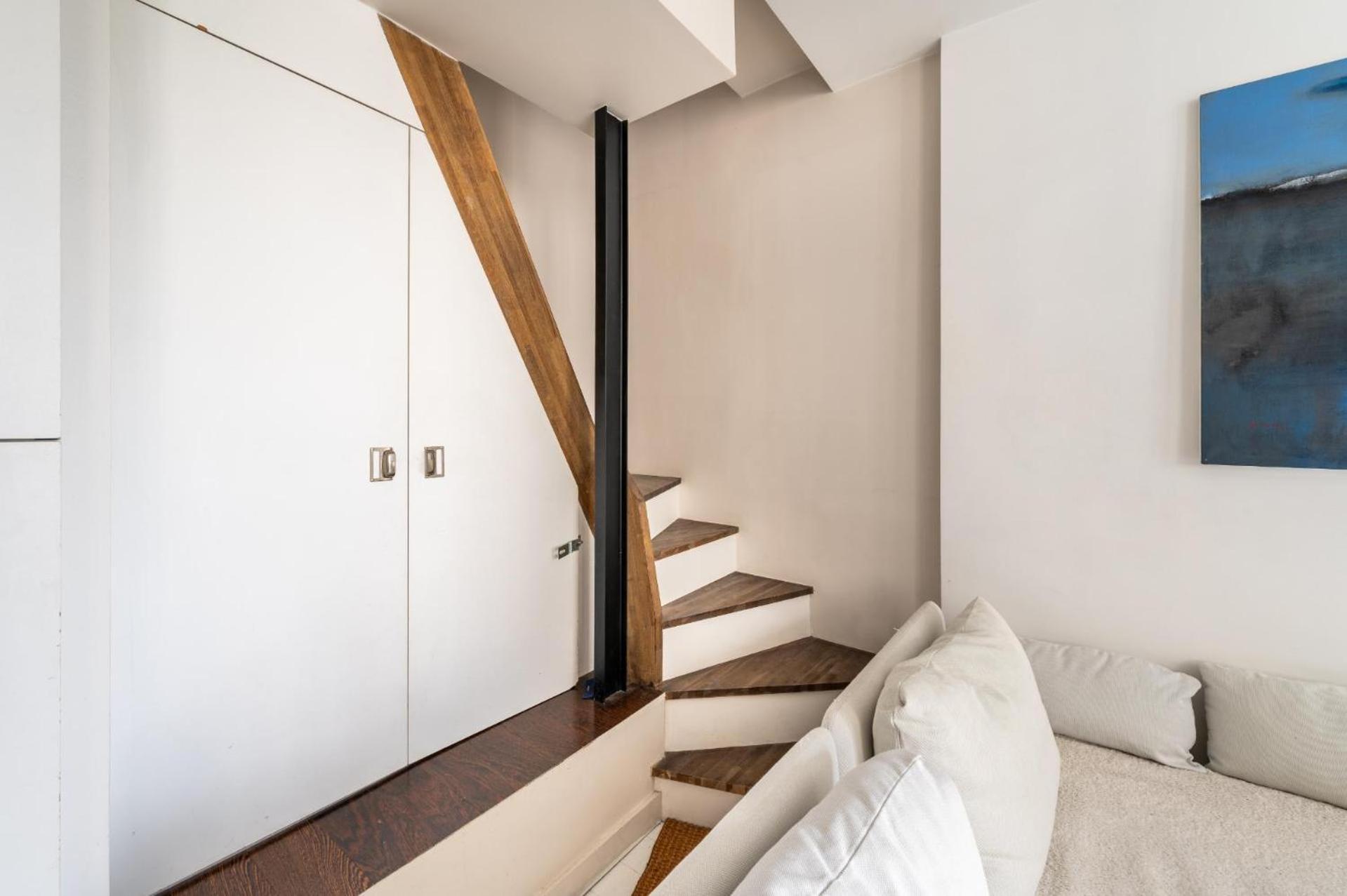 Apartment Stylish 1bd Duplex - Stunning Views Near Louvre